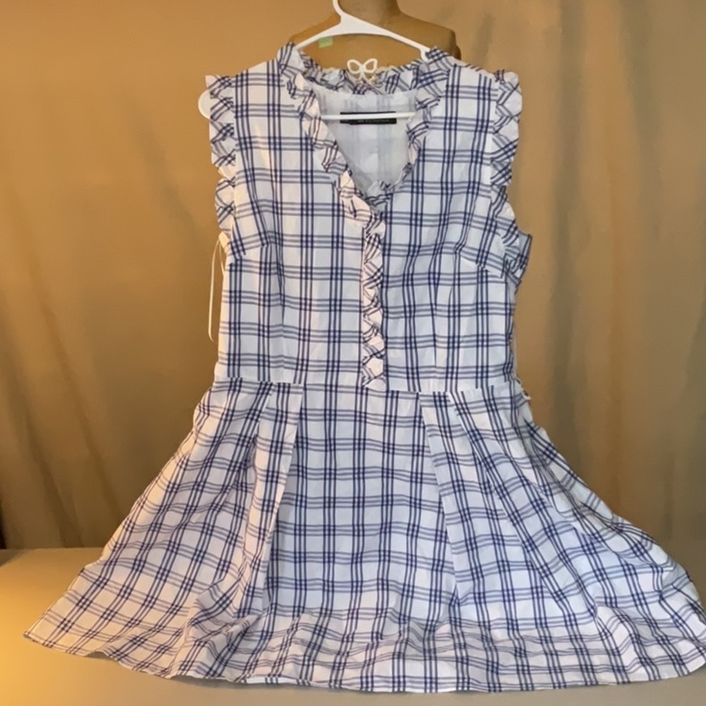 EUC woman’s sleeveless dress